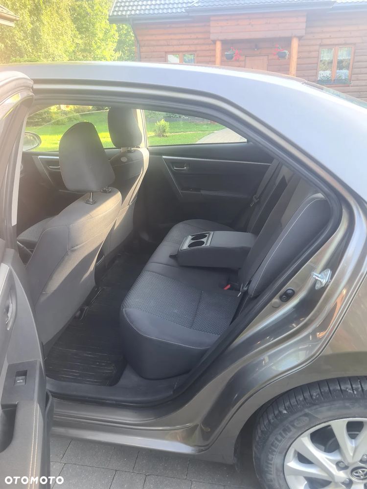 Toyota Corolla 1.6 Comfort - 12