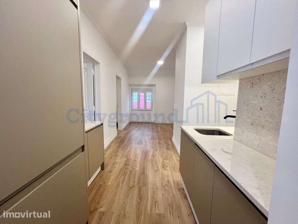 T2 totalmente renovado com excelente luminosidade e vista lateral p... - Grande imagem: 5/25