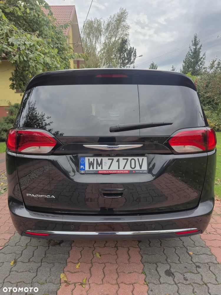 Chrysler Pacifica - 5