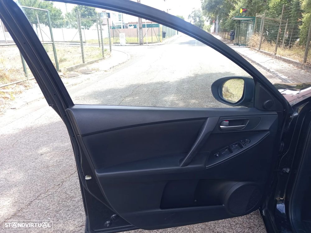 Mazda 3 Hatchback MZ-CD 1.6 Sport - 9