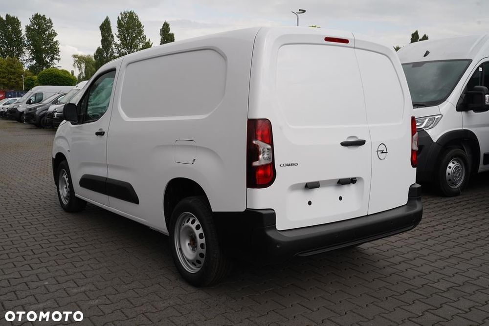 Opel Combo Cargo 1.5 BlueHDi L2 EAT8 - 8