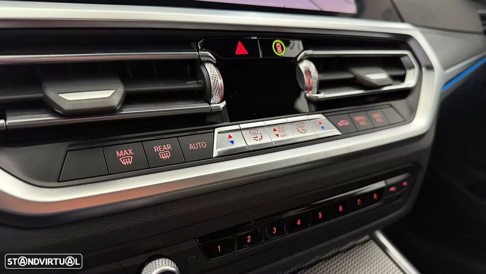 BMW 330 e Edição Desportiva M Auto - 26