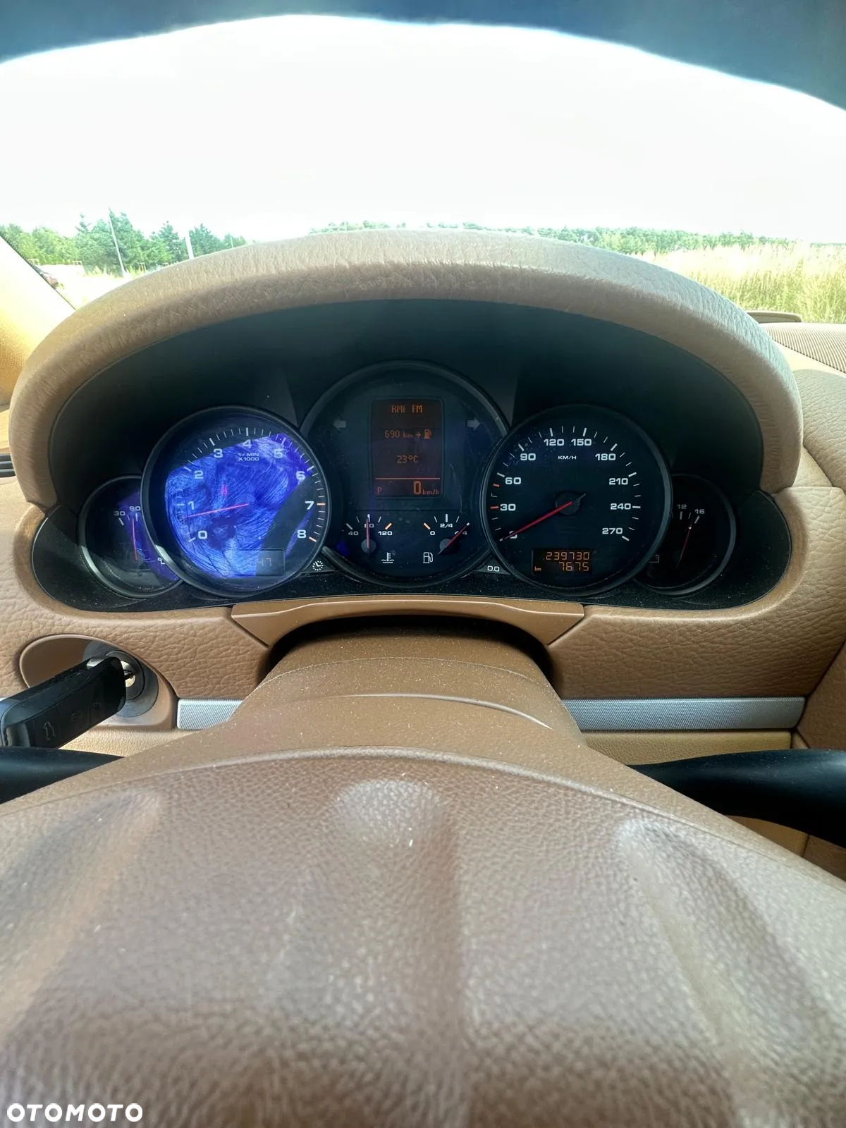 Porsche Cayenne - 4
