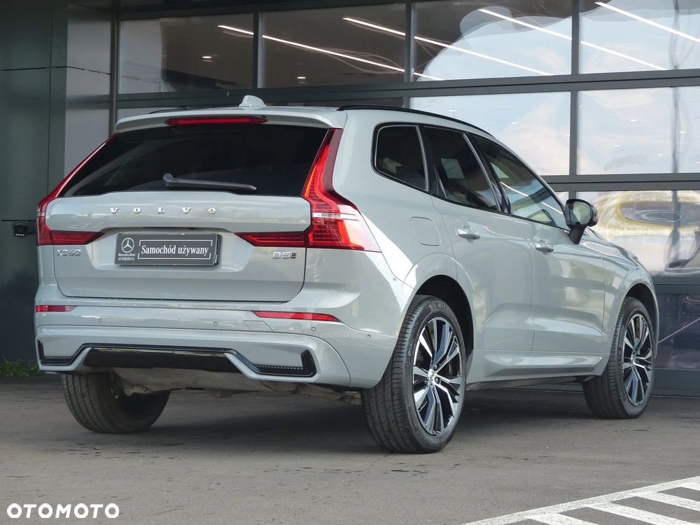 Volvo XC 60 B5 B AWD Ultra Dark - 3
