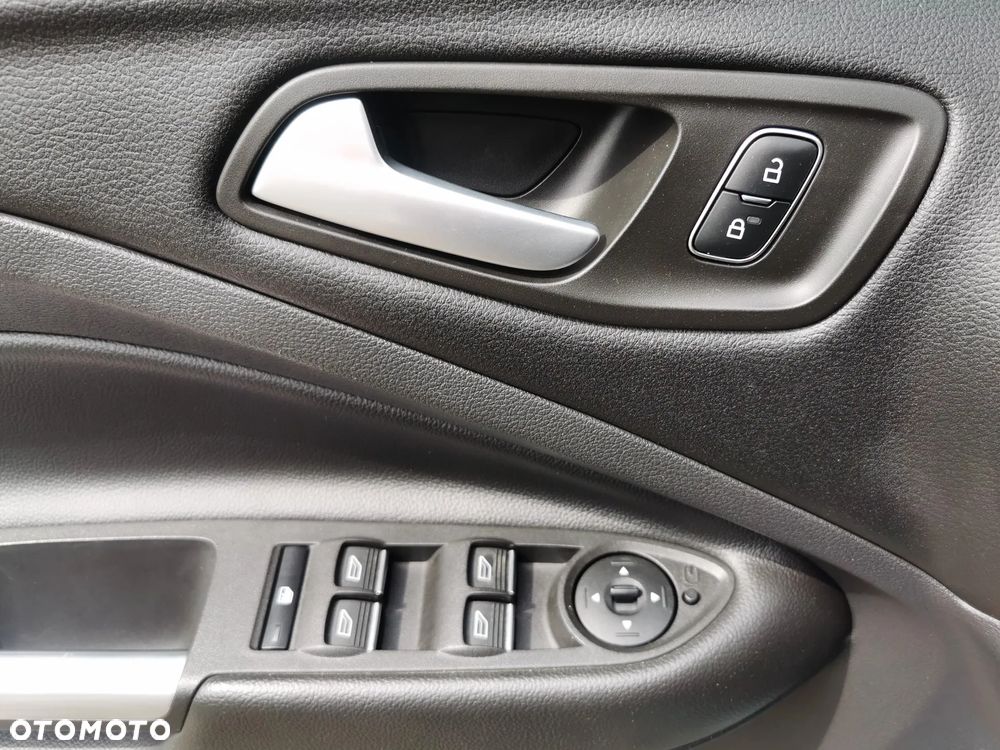 Ford Kuga 1.5 EcoBoost 2x4 Titanium - 20