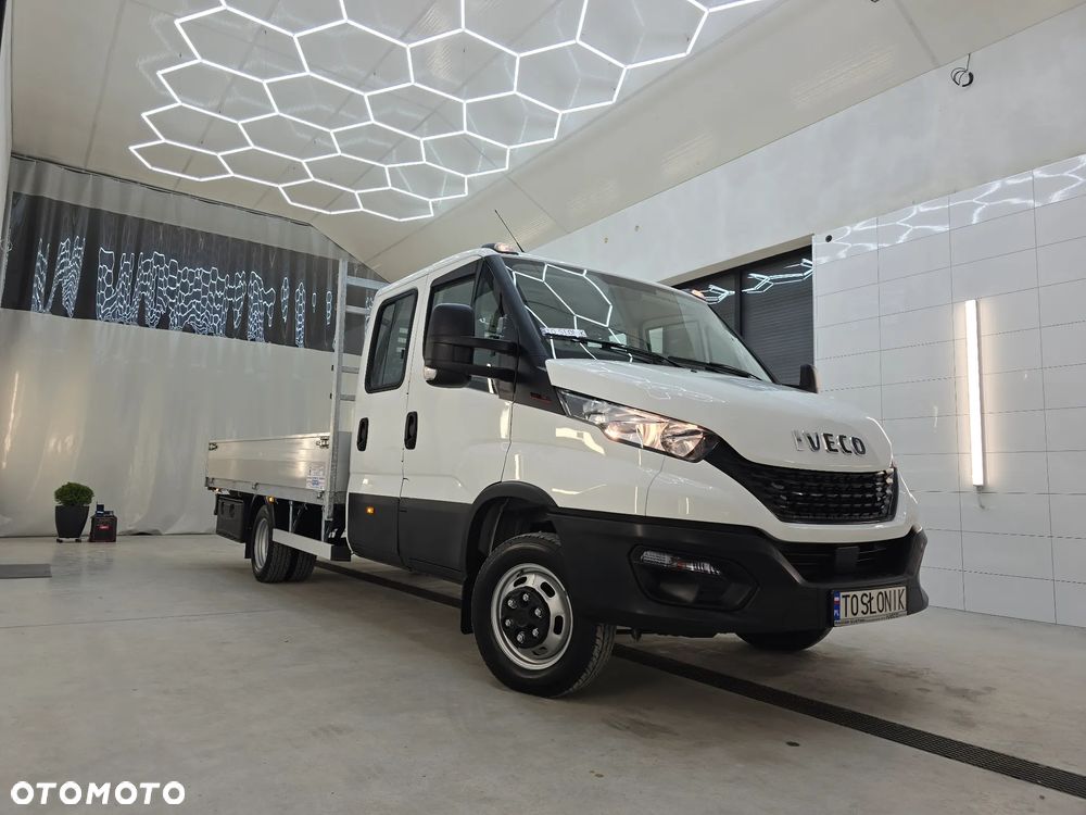 Iveco DAILY 50C18 / 35C18 DOKA SKRZYNIA DŁUGA3,81cm + SKRZYNIA NA NARZĘDZIA DEMONTOWANA HAK 3500Kg TEMPOMAT KLIMA 31 Tyś km SERWIS DO OSTATNIEGO Km ASO IVECO NA GWARANCJI - 4