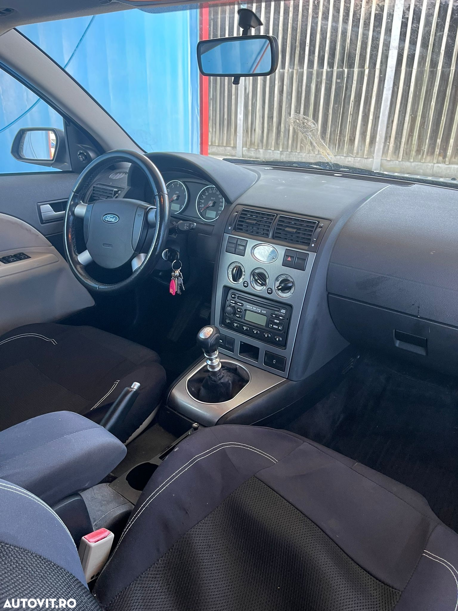 Ford Mondeo 1.8 Ambiente - 9
