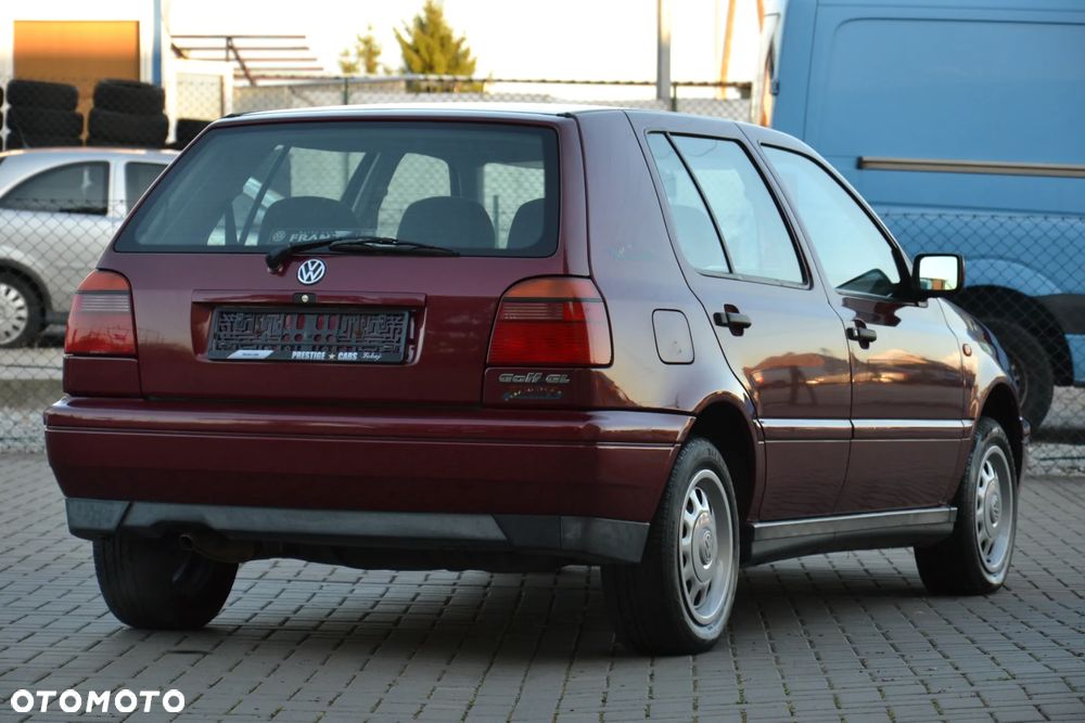 Volkswagen Golf 1.6 GL - 11