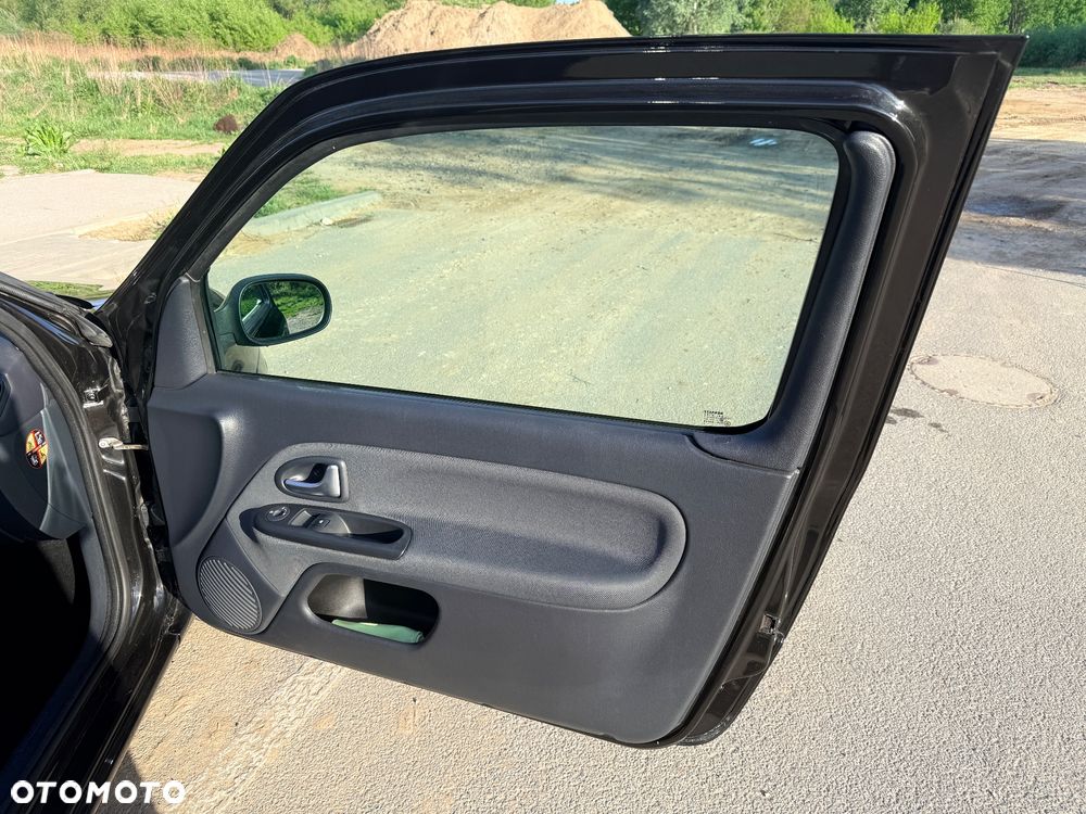 Renault Clio 1.4i RT 16V - 33