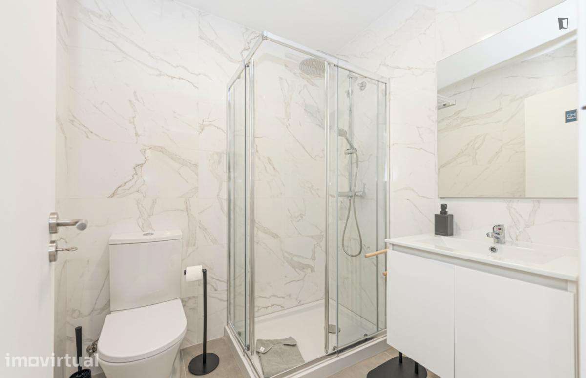 Quarto - localizado em Saldanha Lisbon - Grande imagem: 5/17