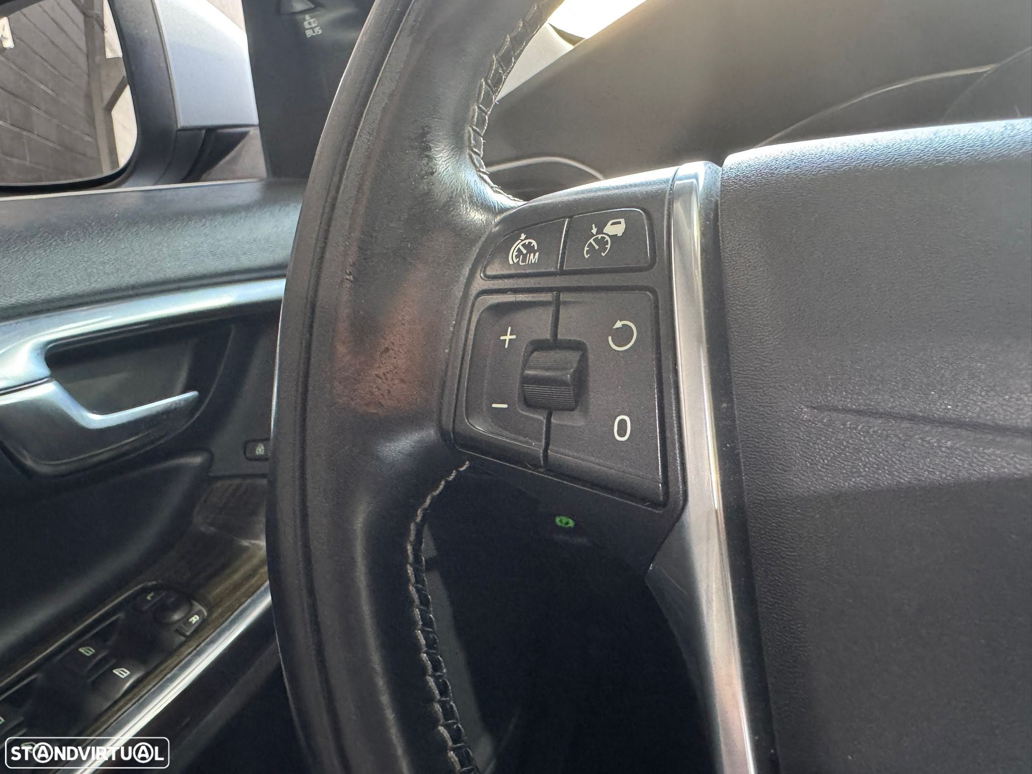 Volvo V60 D6 Plug-In-Hybrid AWD Geartronic Summum - 21