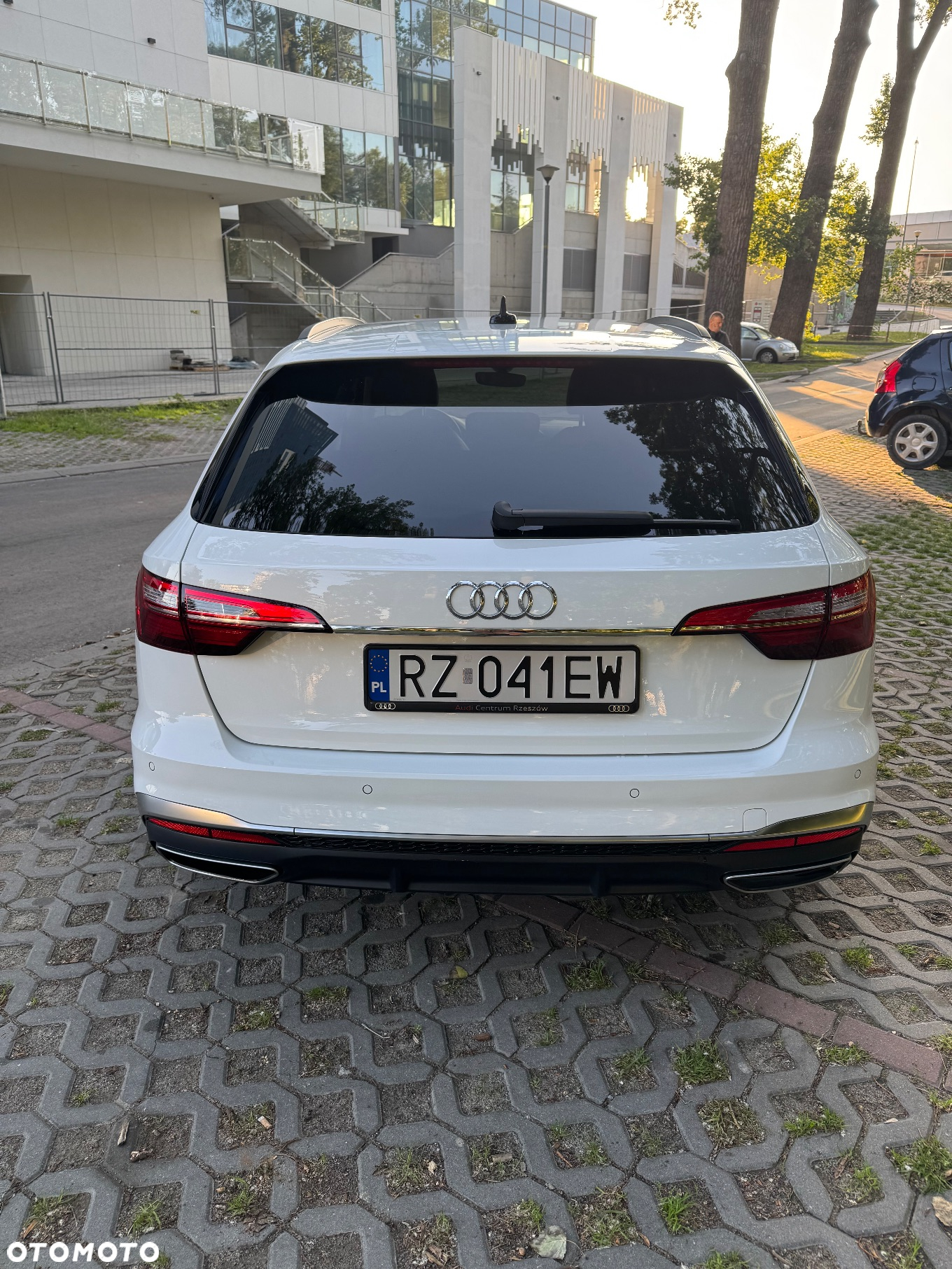 Audi A4 Avant 40 TDI S tronic S line - 6