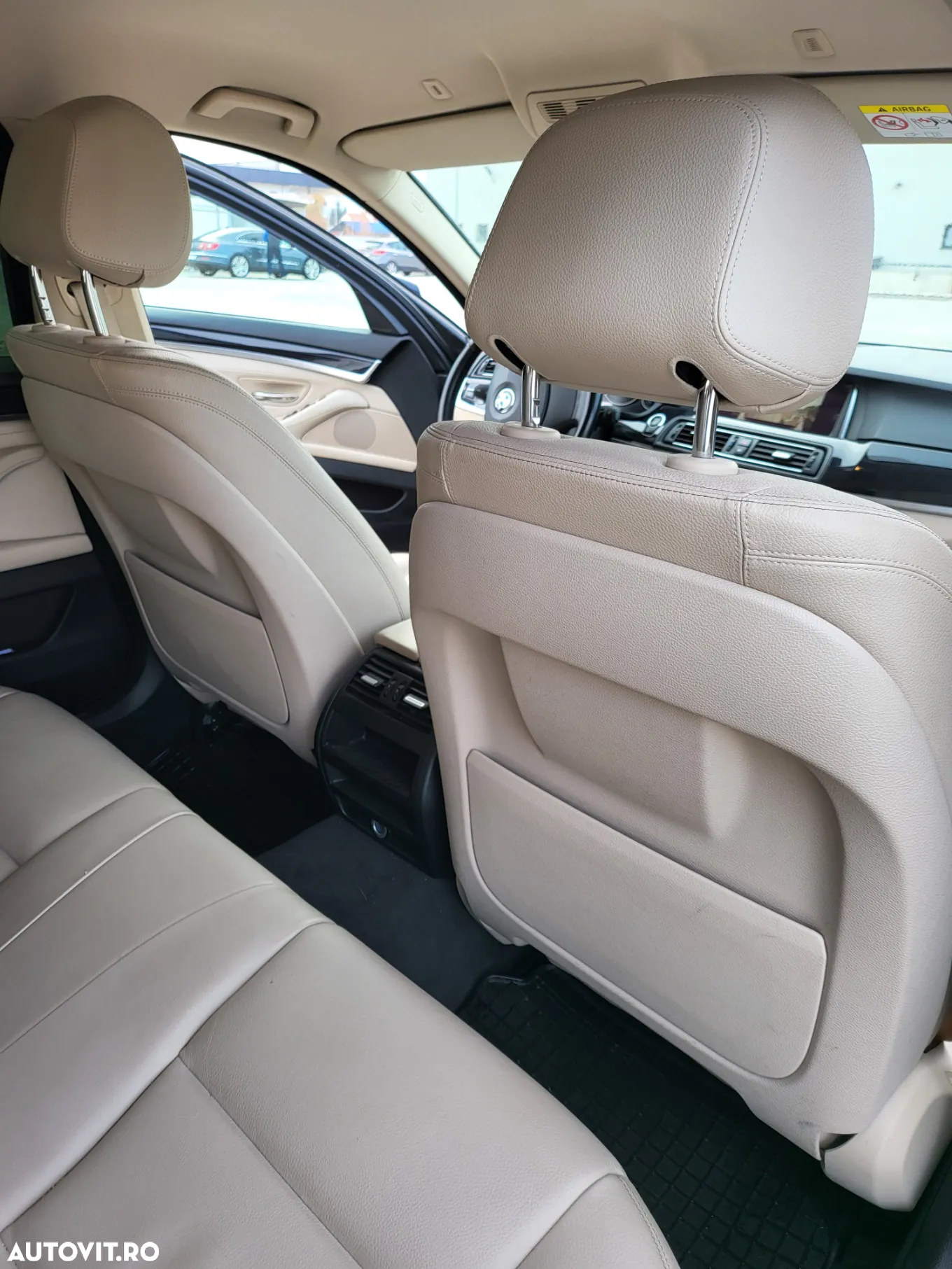 BMW Seria 5 520d xDrive Touring Aut. - 9