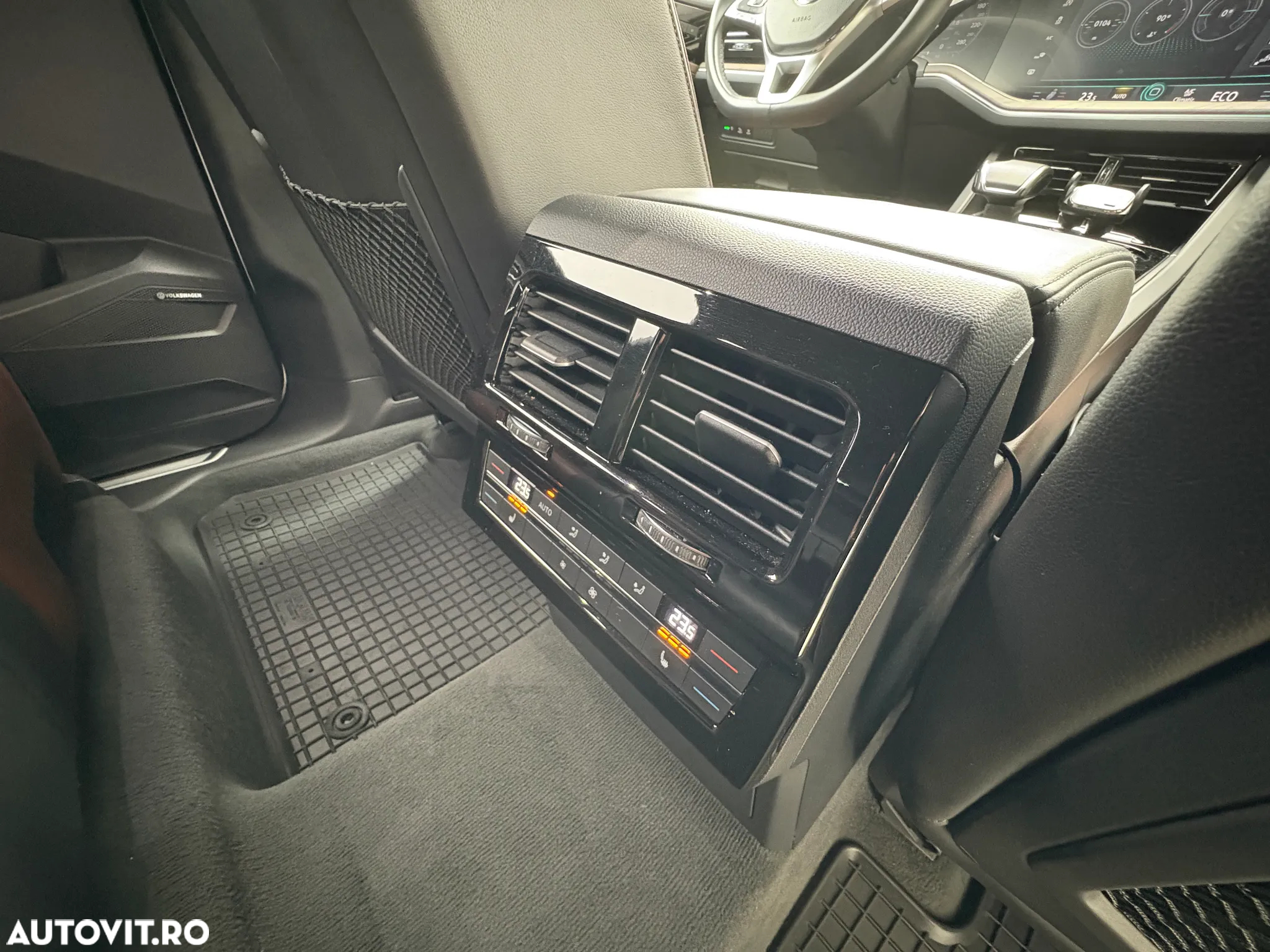 Volkswagen Touareg V6 TDI Atmosphere - 23