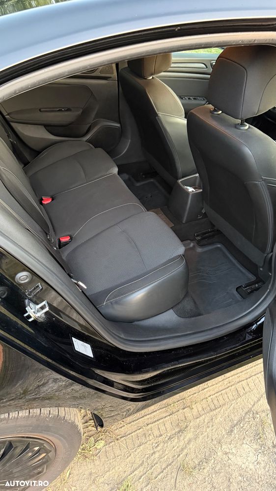 Renault Megane TCe Business - 10