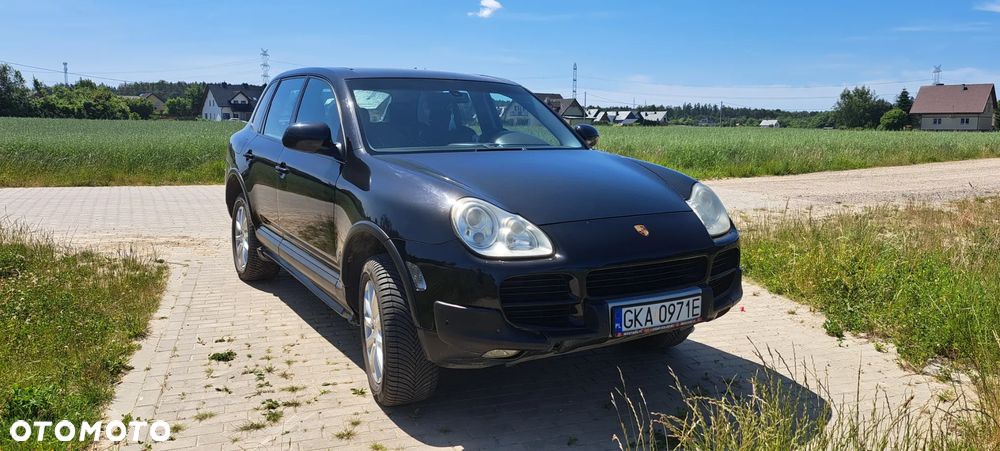 Porsche Cayenne - 1