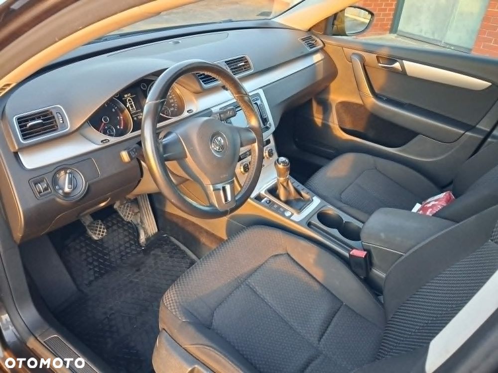 Volkswagen Passat 1.4 TSI BMT Comfortline - 10