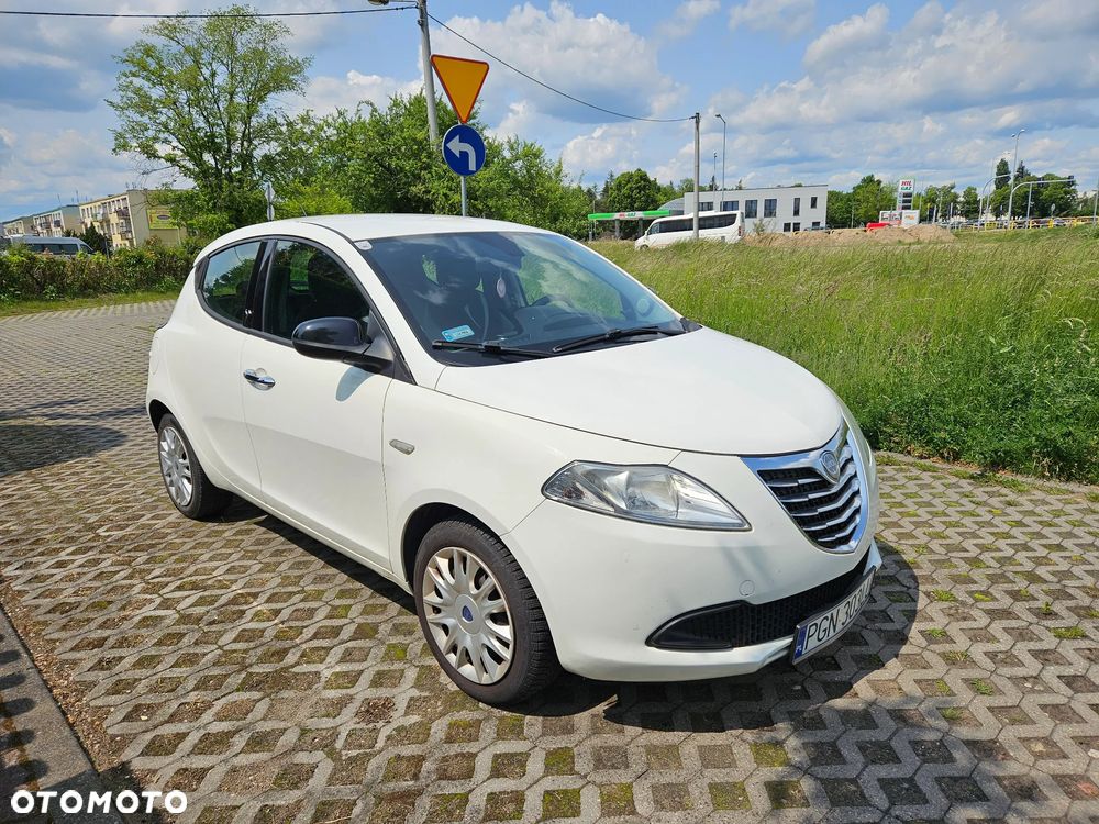 Lancia Ypsilon 1.2 8V Gold - 4