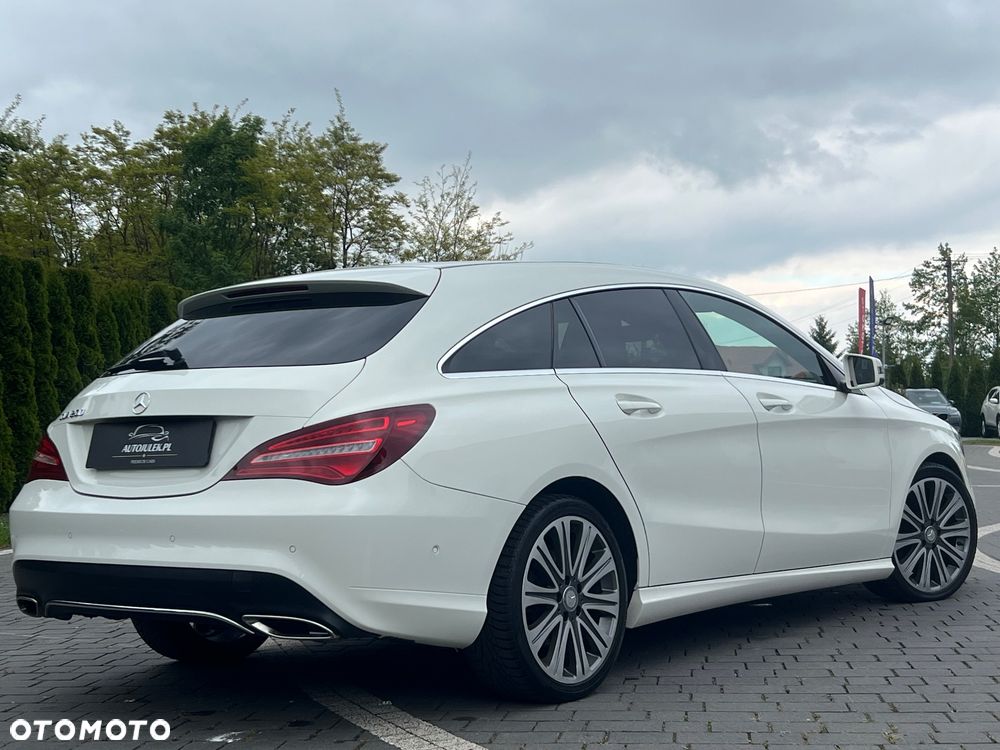 Mercedes-Benz CLA 200 7G-DCT UrbanStyle Edition - 11