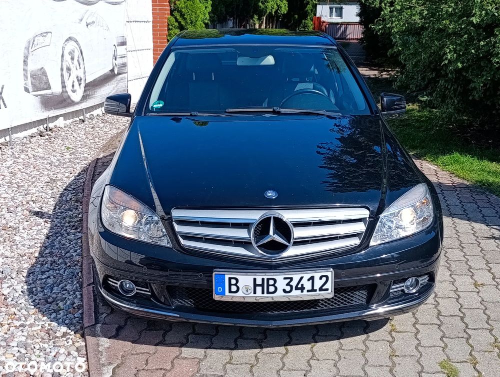 Mercedes-Benz Klasa C 180 CGI Automatik BlueEFFICIENCY Avantgarde - 11