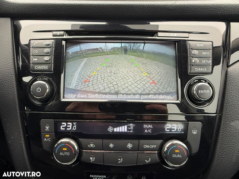 Nissan Qashqai 1.6 DCI ALL-MODE 4x4i N-Connecta - 25