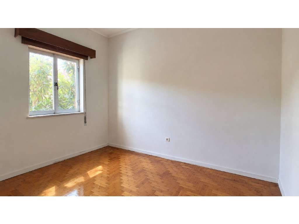 Apartamento t2 cm possibilidade de fazer T3 e anexo no logradouro - Grande imagem: 4/12