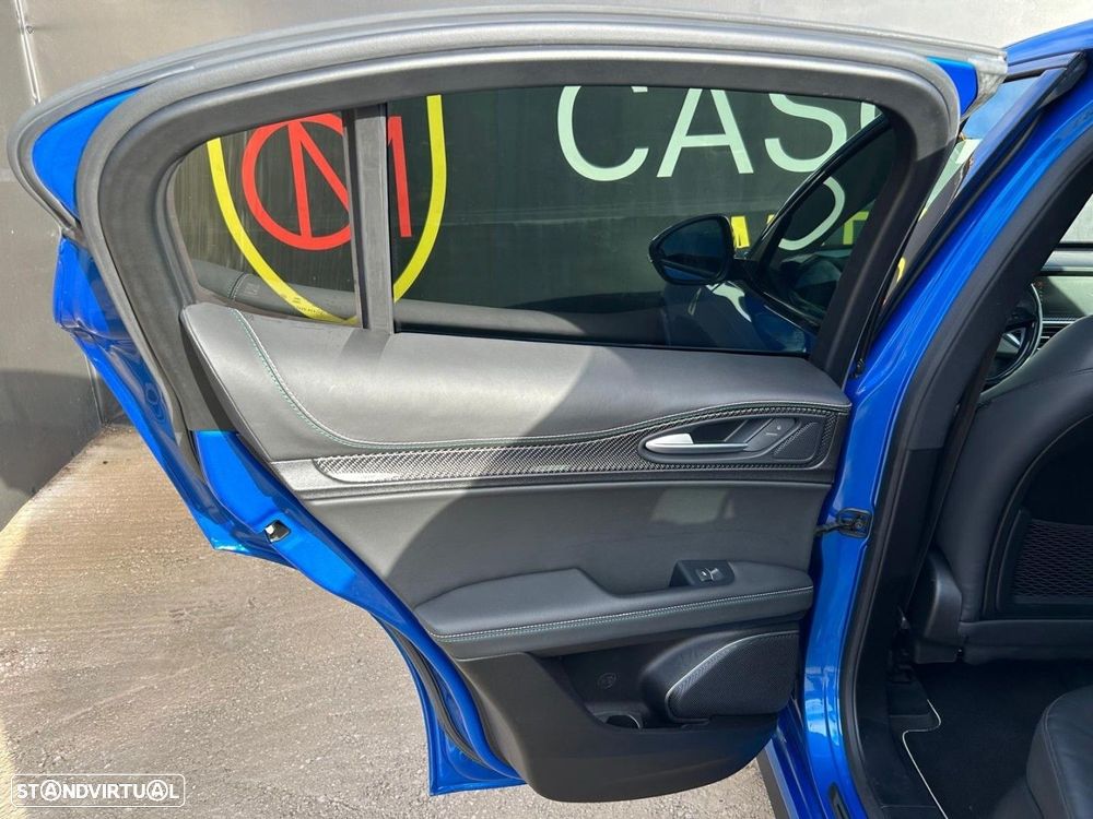 Alfa Romeo Stelvio V6 2.9 Bi-Turbo AT8-Q4 Quadrifoglio - 29