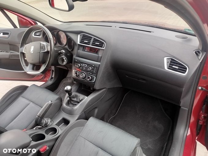 Citroën C4 VTi 120 90 Jahre - 10