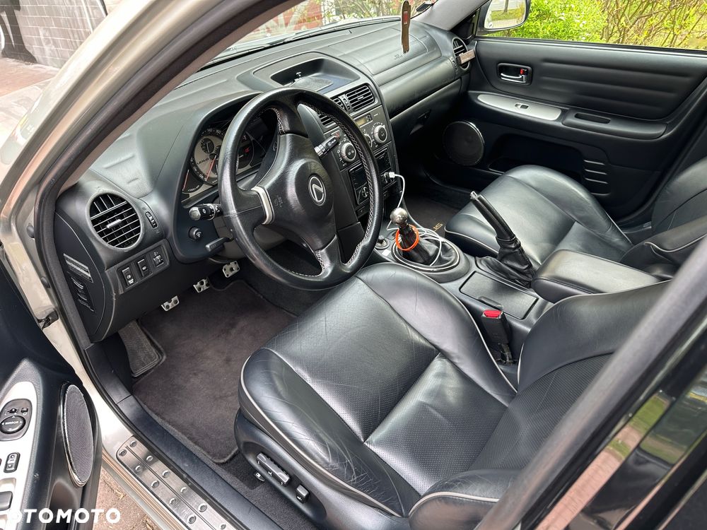 Lexus IS 200 SC Prestige - 15