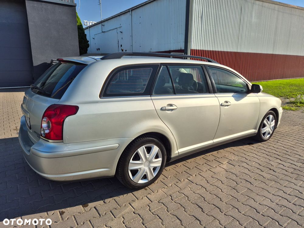 Toyota Avensis 2.0 D-4D Luna - 22