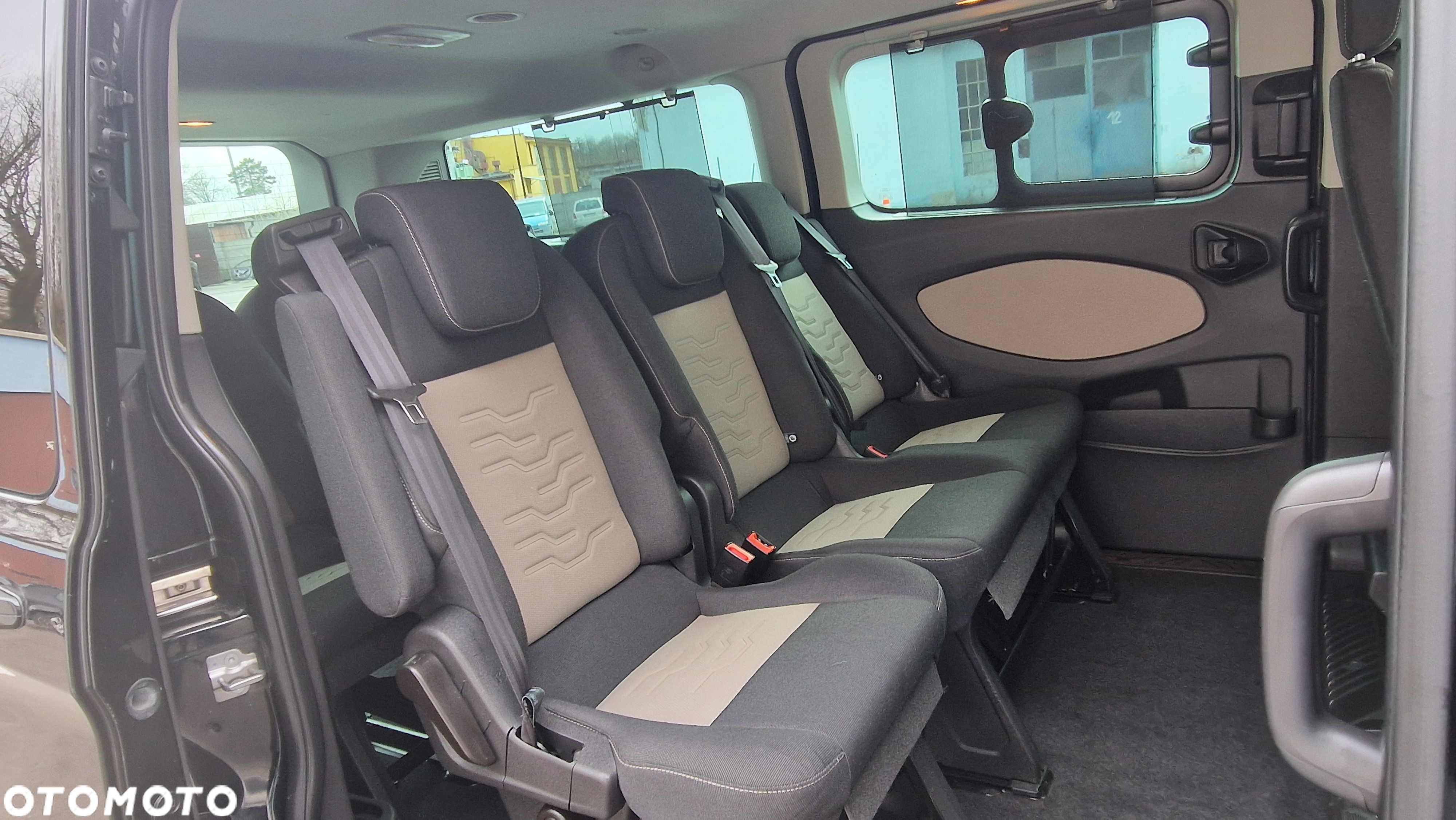 Ford Tourneo Custom 2.0 EcoBlue L2 Shuttle Bus Titanium - 24