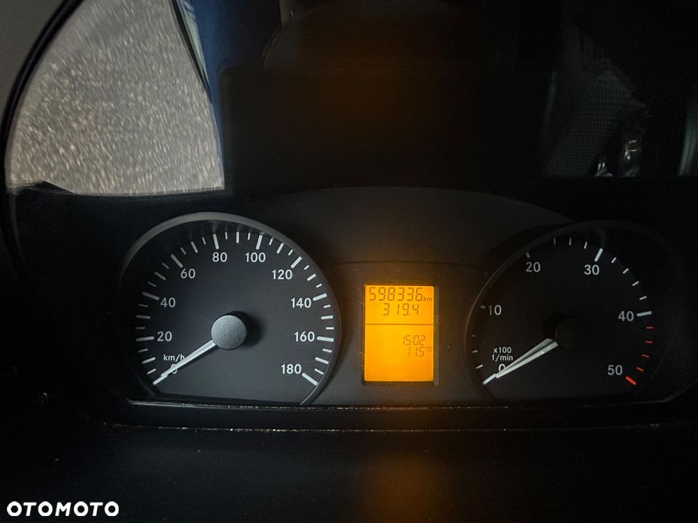 Mercedes-Benz Sprinter - 20