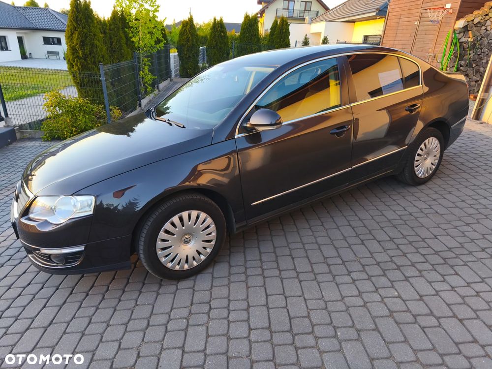 Volkswagen Passat 1.9 TDI Individual - 3