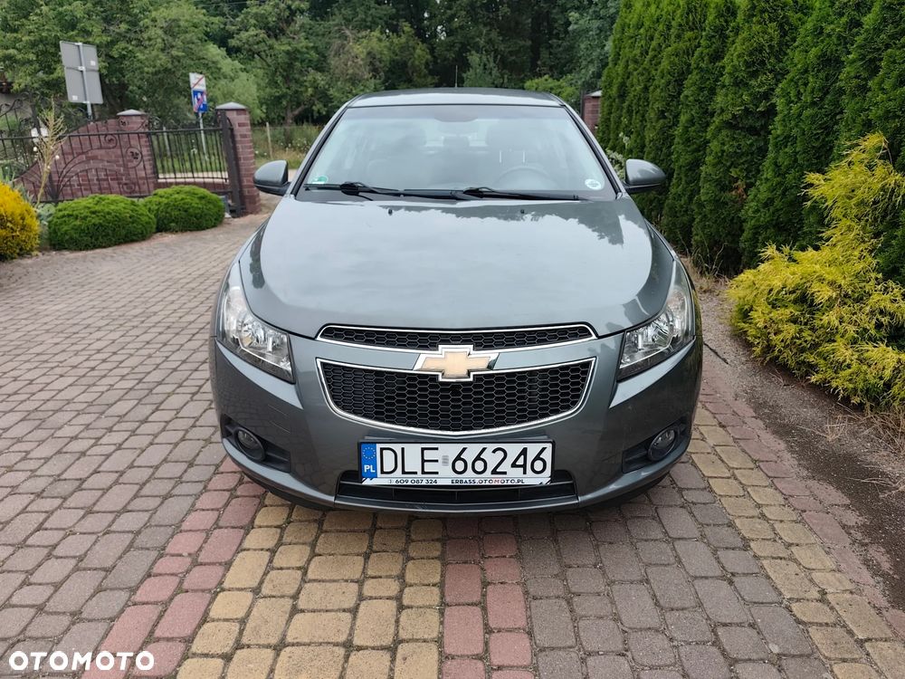 Chevrolet Cruze 1.6 - 8