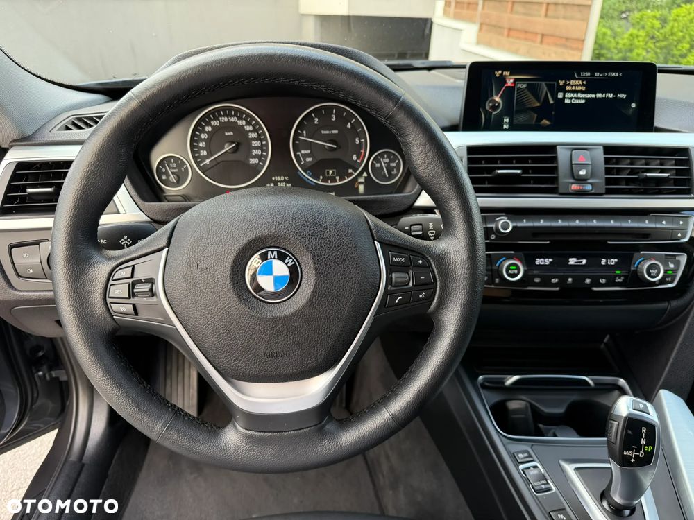 BMW Seria 3 320d Sport Line - 31