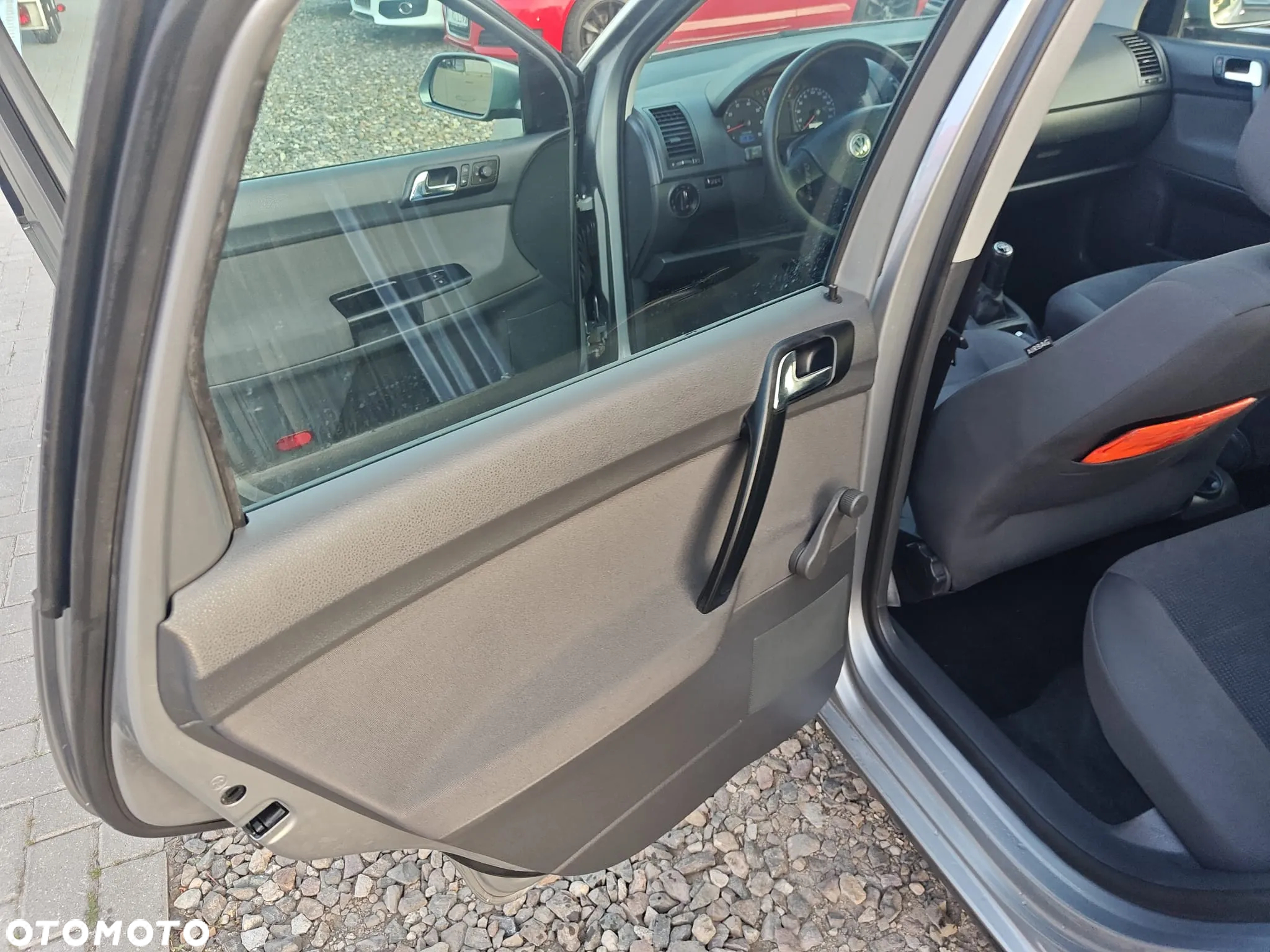 Volkswagen Polo 1.4 16V Comfortline - 26