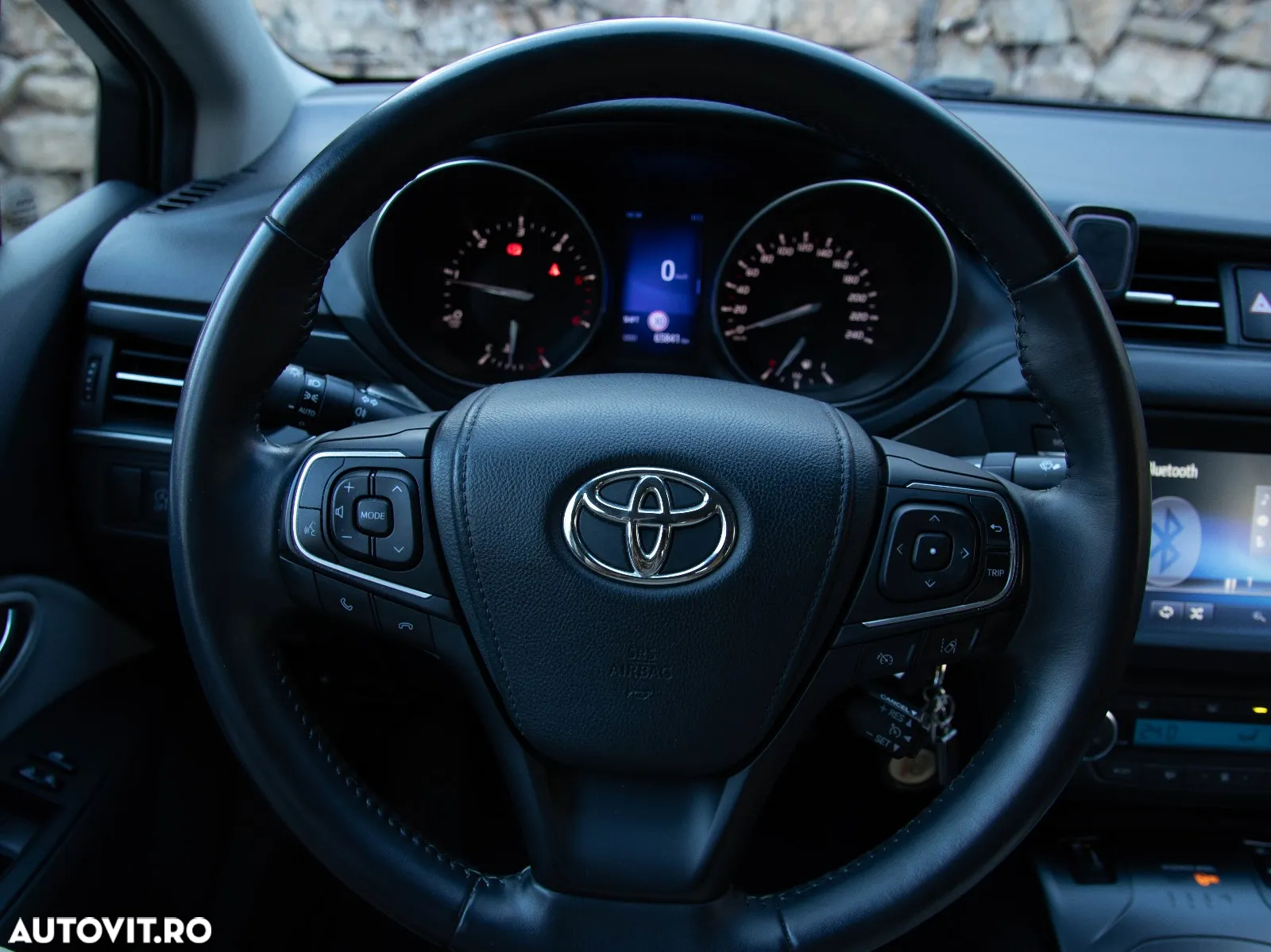 Toyota Avensis 2.0 D-4D Executive - 12