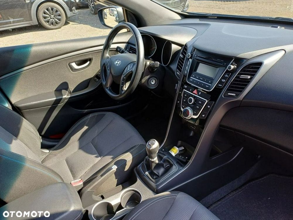 Hyundai i30 blue Kombi 1.6 GDi Passion - 12