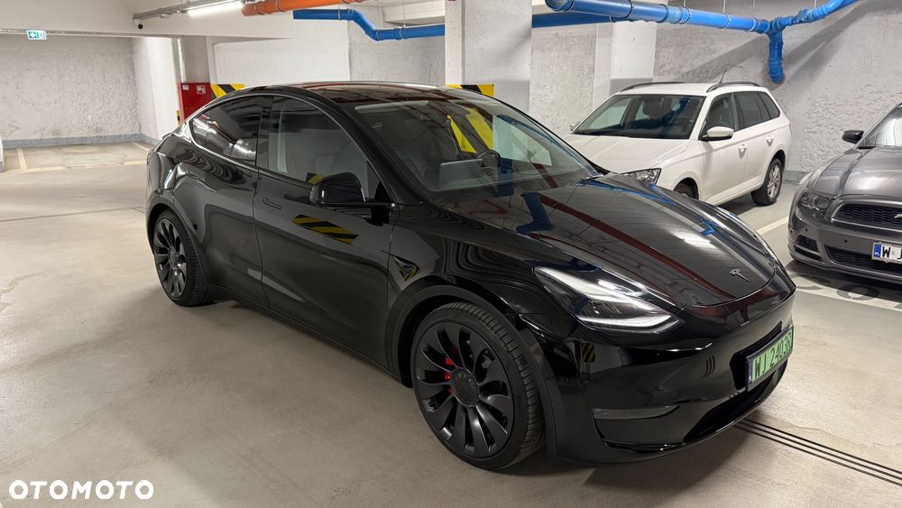 Tesla Model Y Performance AWD - 3