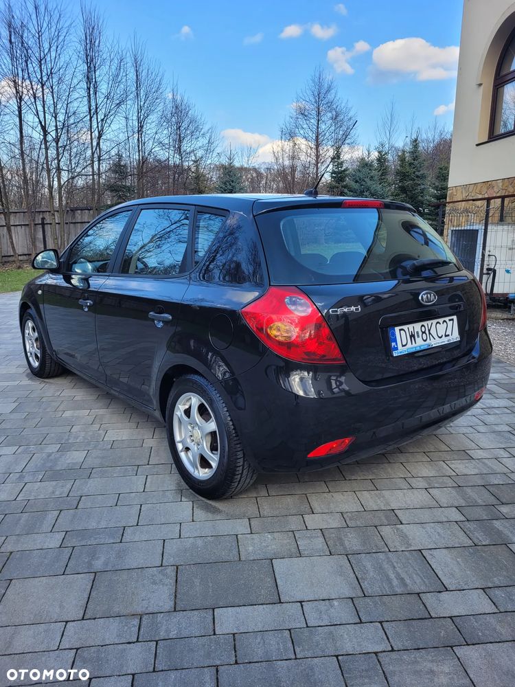 Kia Ceed 1.4 Comfort + - 6