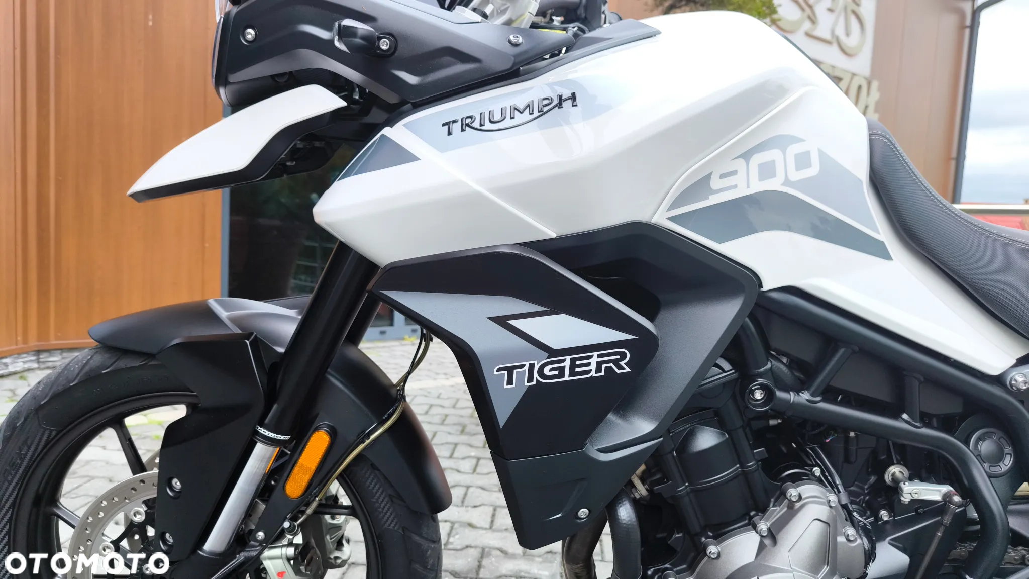 Triumph Tiger - 27