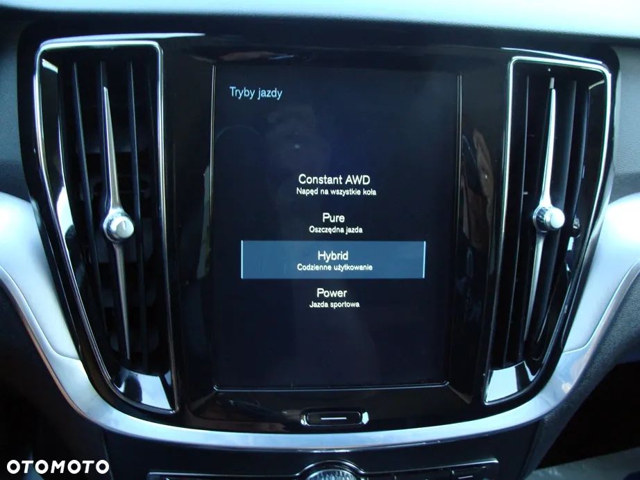 Volvo V60 T6 AWD Recharge Plus Dark - 25