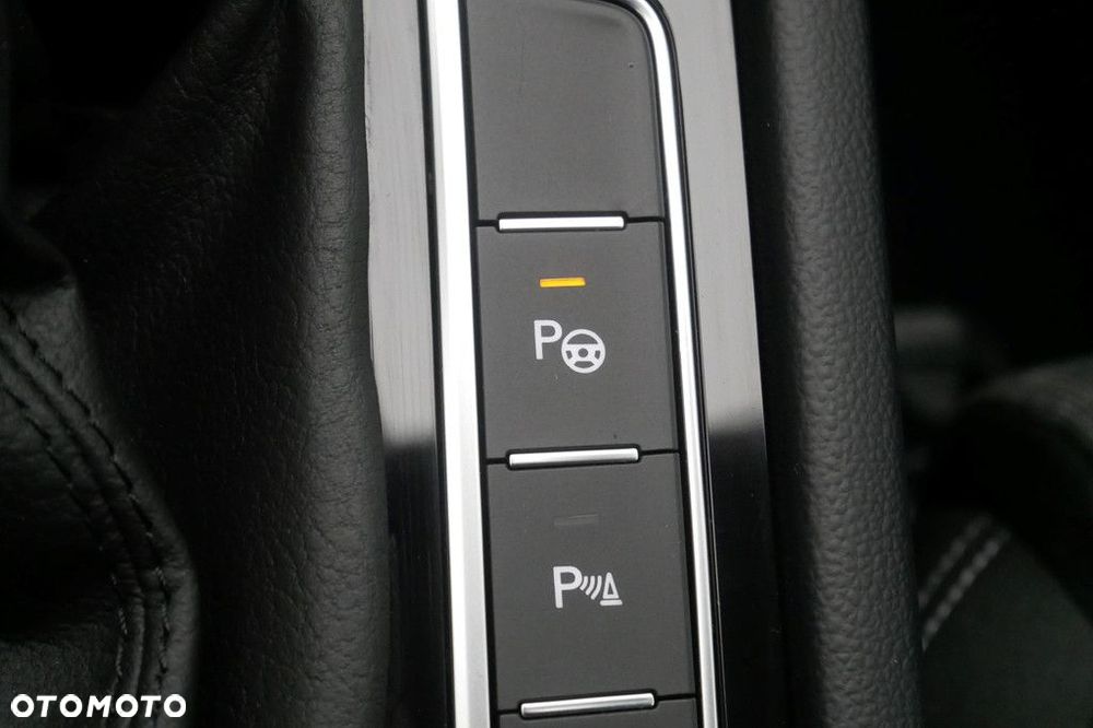 Volkswagen Passat - 23