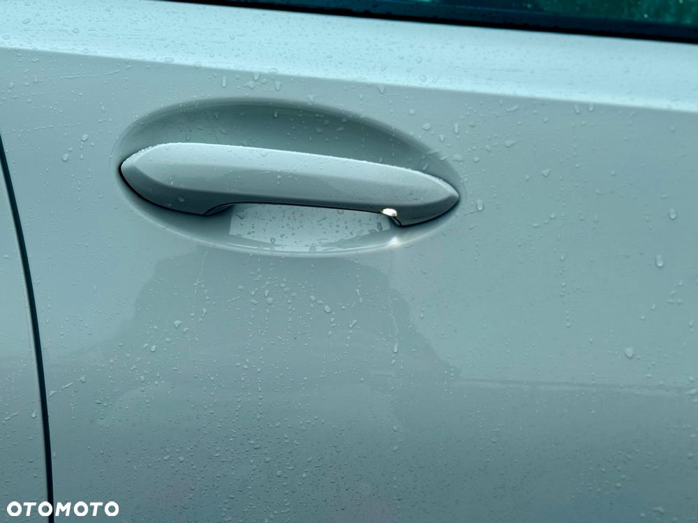 BMW Seria 3 318i M Sport - 31