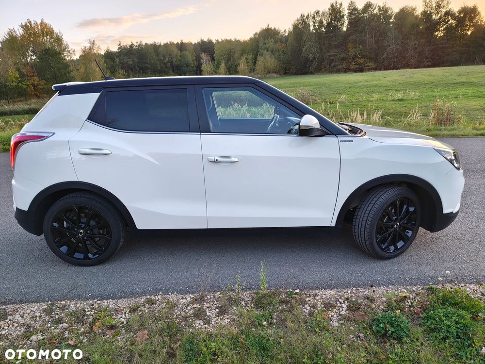 SsangYong/KGM Tivoli e-XGi 160 2WD Black+White - 7