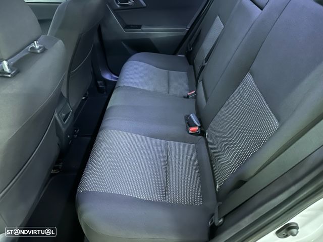 Toyota Auris Touring Sports 1.8 HSD Active - 11