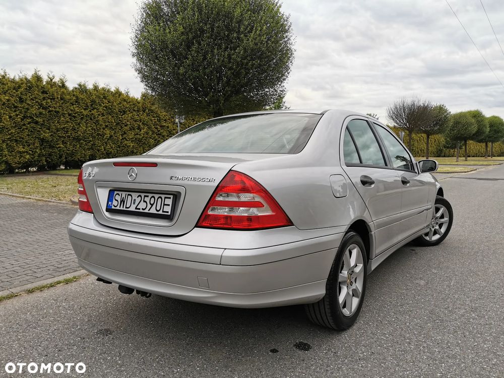 Mercedes-Benz Klasa C 180 Kompressor Automatik Classic - 3