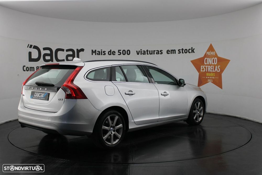 Volvo V60 2.0 D3 Momentum - 8