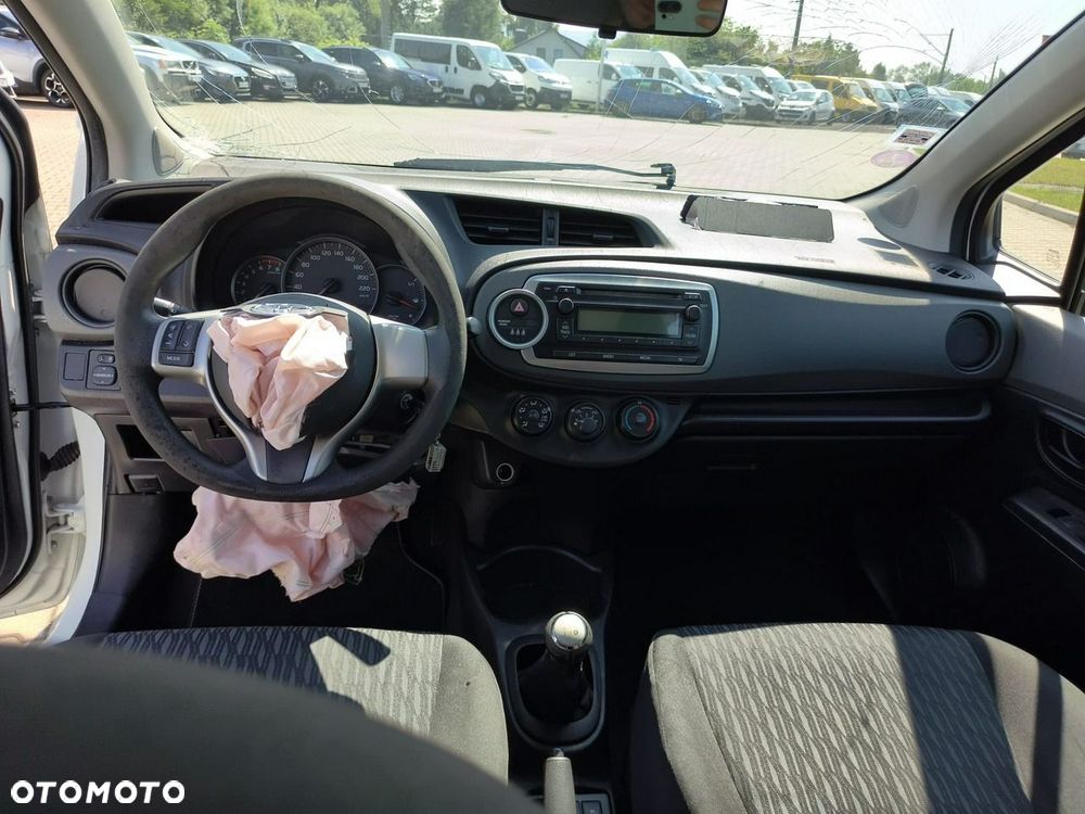 Toyota Yaris - 11
