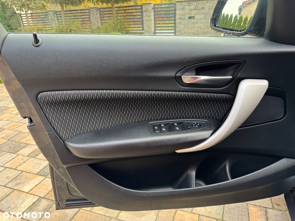 BMW Seria 1 118d Sport Line - 11